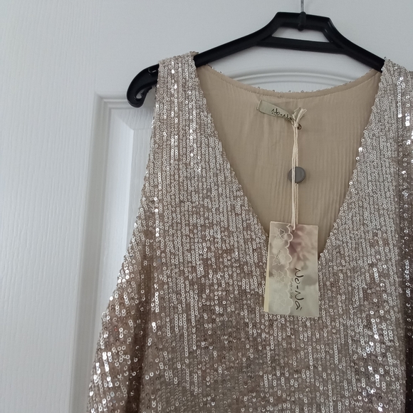 NWT  No-Na  mini  sequin dress size L - Picture 5 of 8
